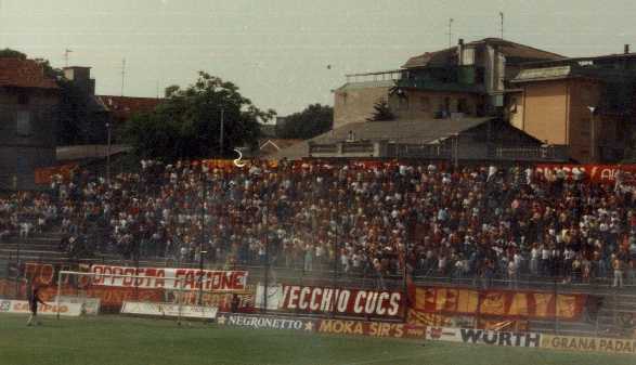 Tifosi giallorossi presenti a Cremona