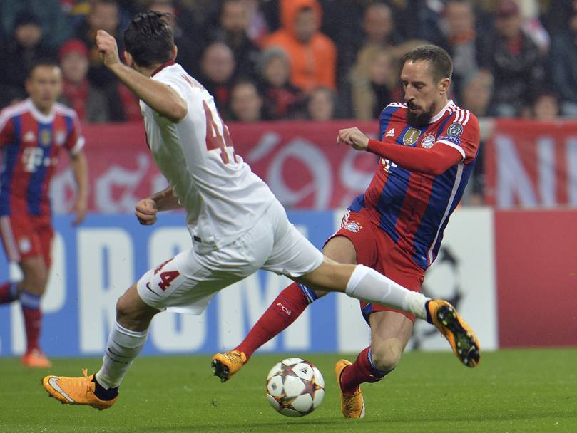 Manolas prova a contenere Ribery
